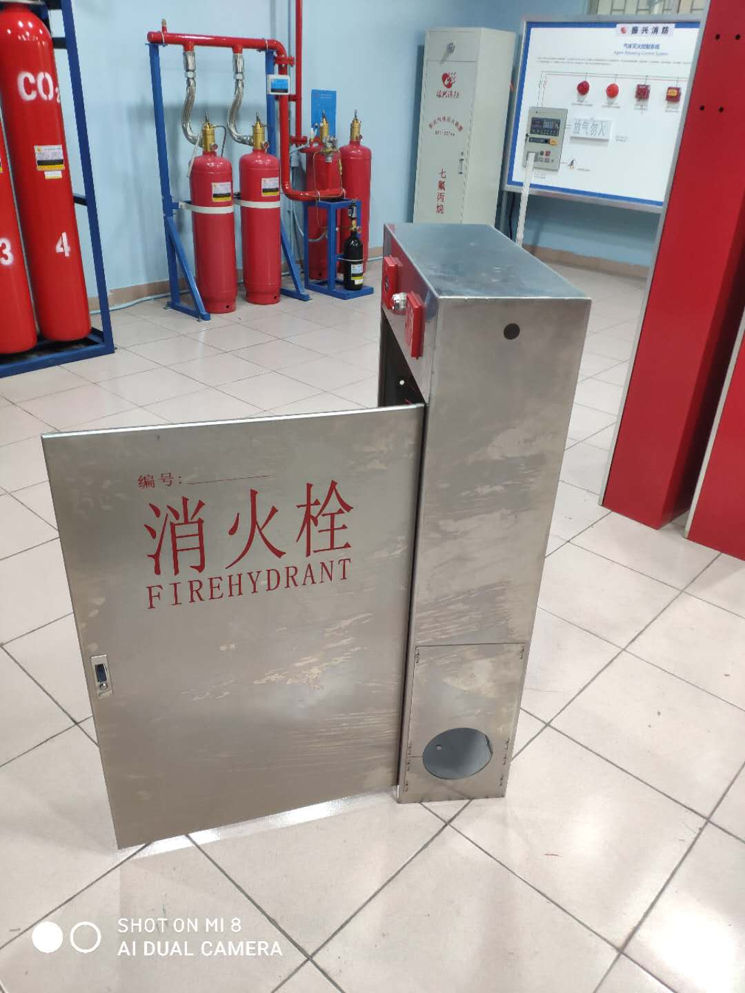 消火栓箱SG24C65Z-J內(nèi)一般配備什么？怎么購(gòu)買消火栓箱？